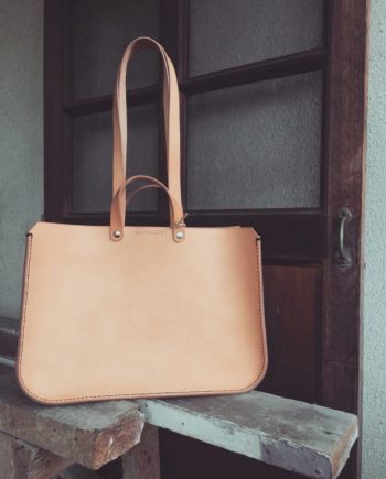 structured leather tote